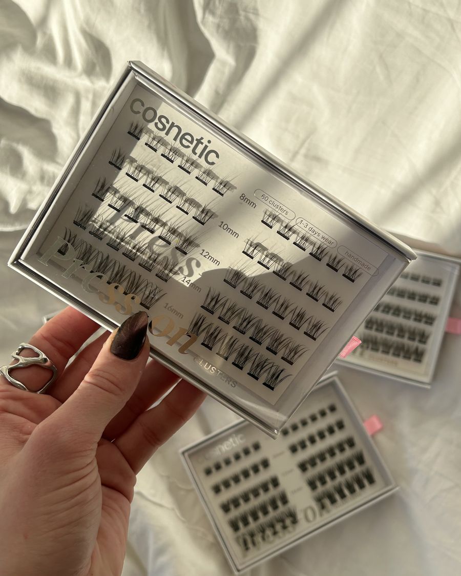 Lash trays from the beauty brand
